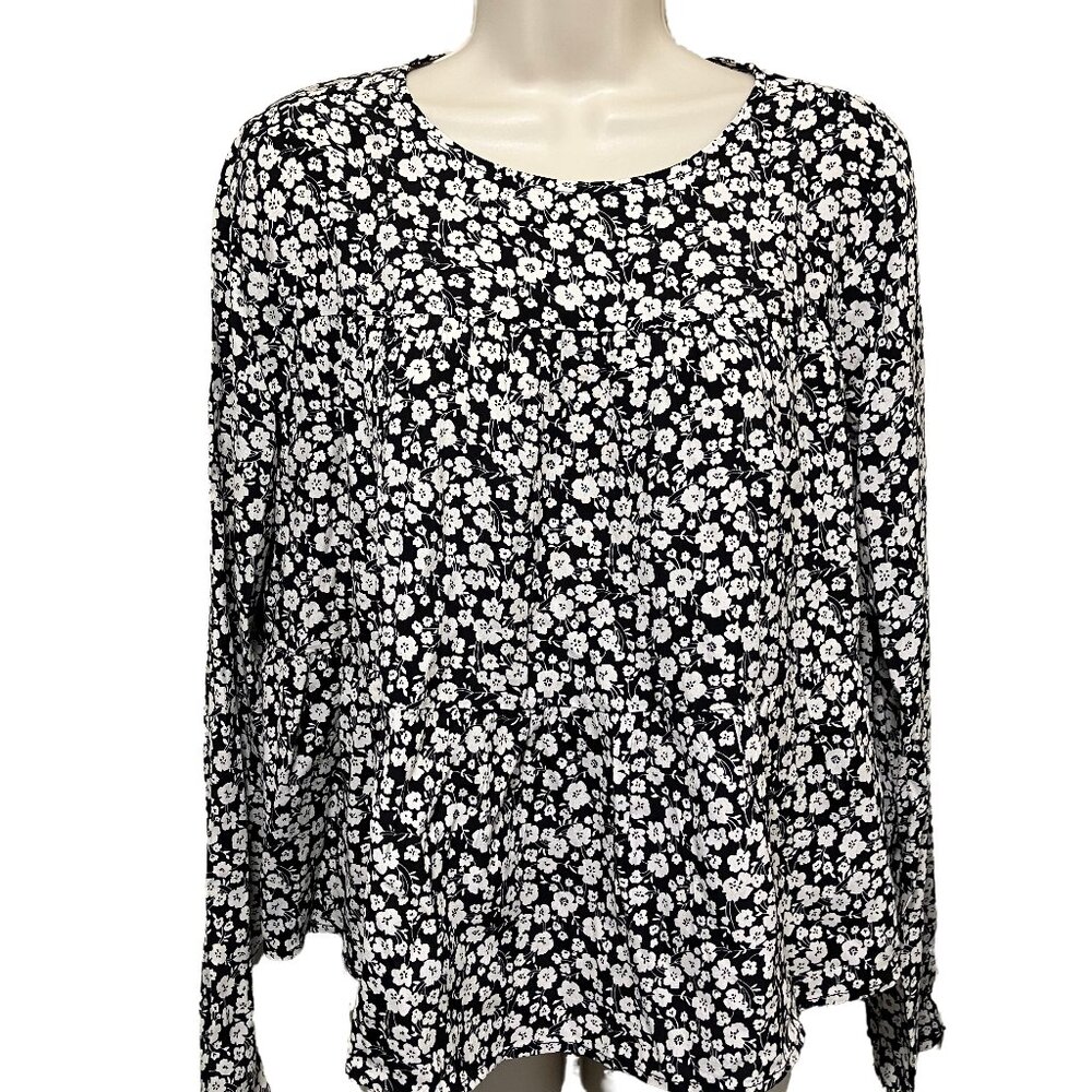 NWT Gap Long Sleeve Top Size: Small